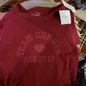 Limited edition American Eagle TSITP Team Conrad Forever shirt! Size small
NWT